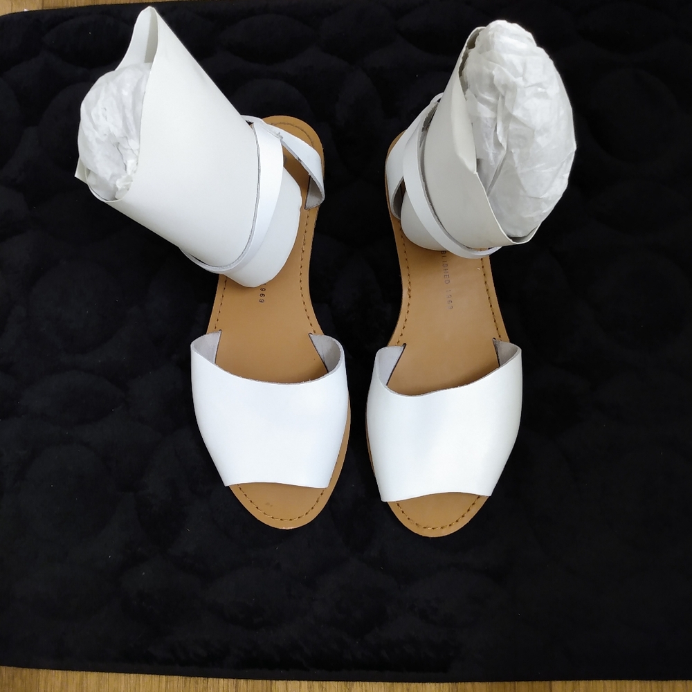 Shoes - Picture 5 of 6